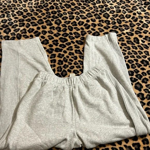 aerie Light Gray Ribbed barrel sweatpants size small regular - Picture 5 of 5